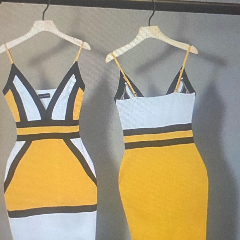 Clothes - Picture 3 of 5